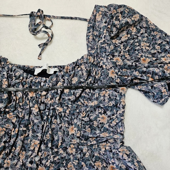 ASTR The Label Clairemont Top Floral Size Medium - Picture 7 of 9